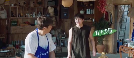 短剧吃瓜打架看戏,一场现代版“看戏”的闹剧